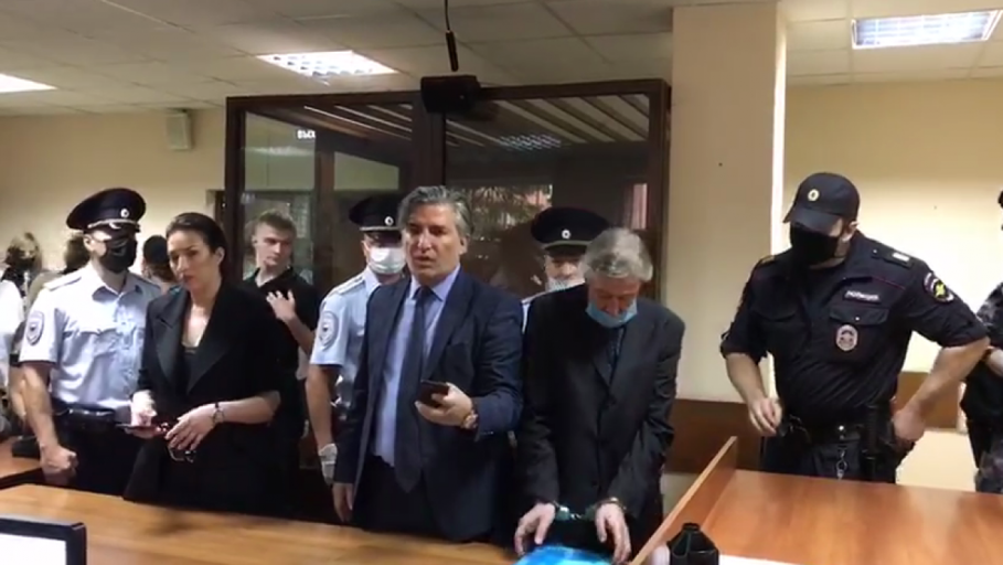 Юрист выяснил, когда Ефремова отпустят по условно-досрочному освобождению