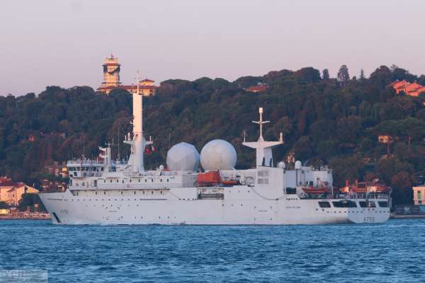 Российская "Красуха" оглушила французский военный корабль, который пытался поставить помехи российским С-400